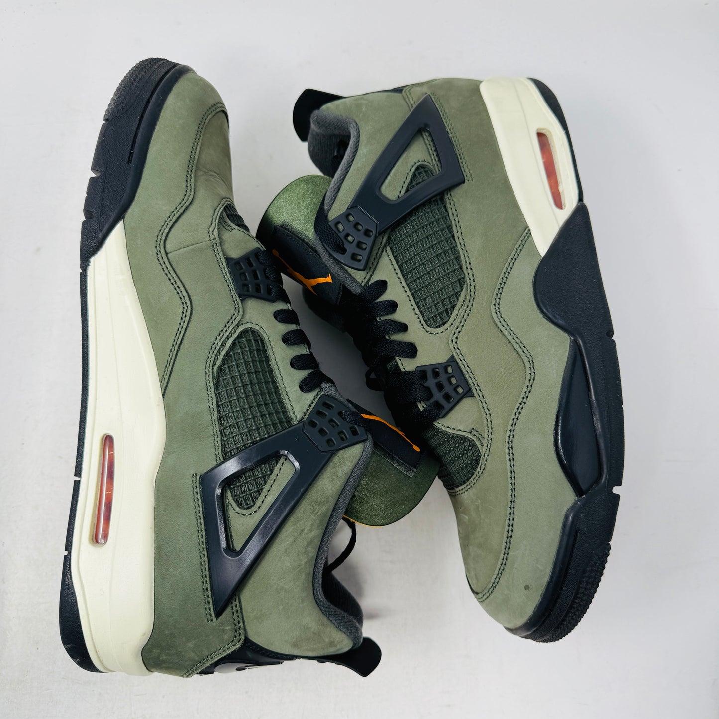 Jordan 4 Retro OG SP Undefeated (2025)