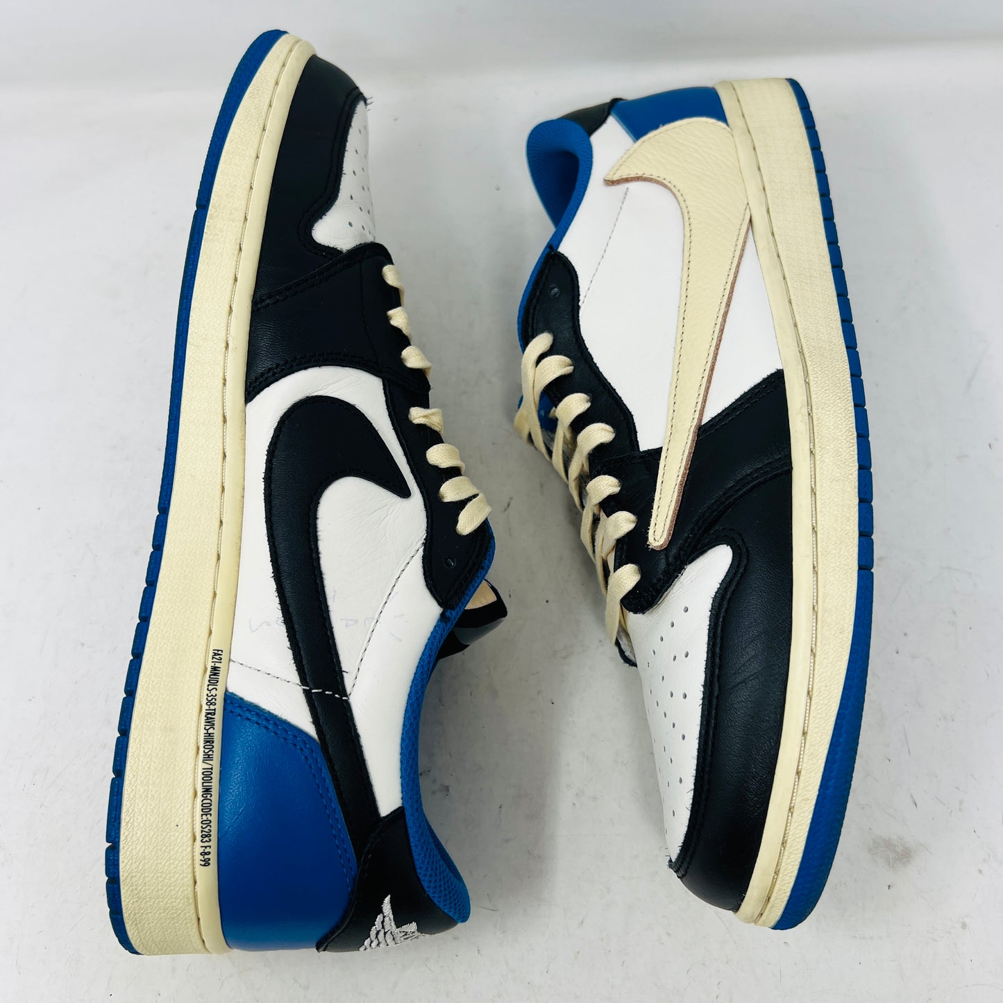 Jordan 1 Retro Low OG SP Fragment x Travis Scott