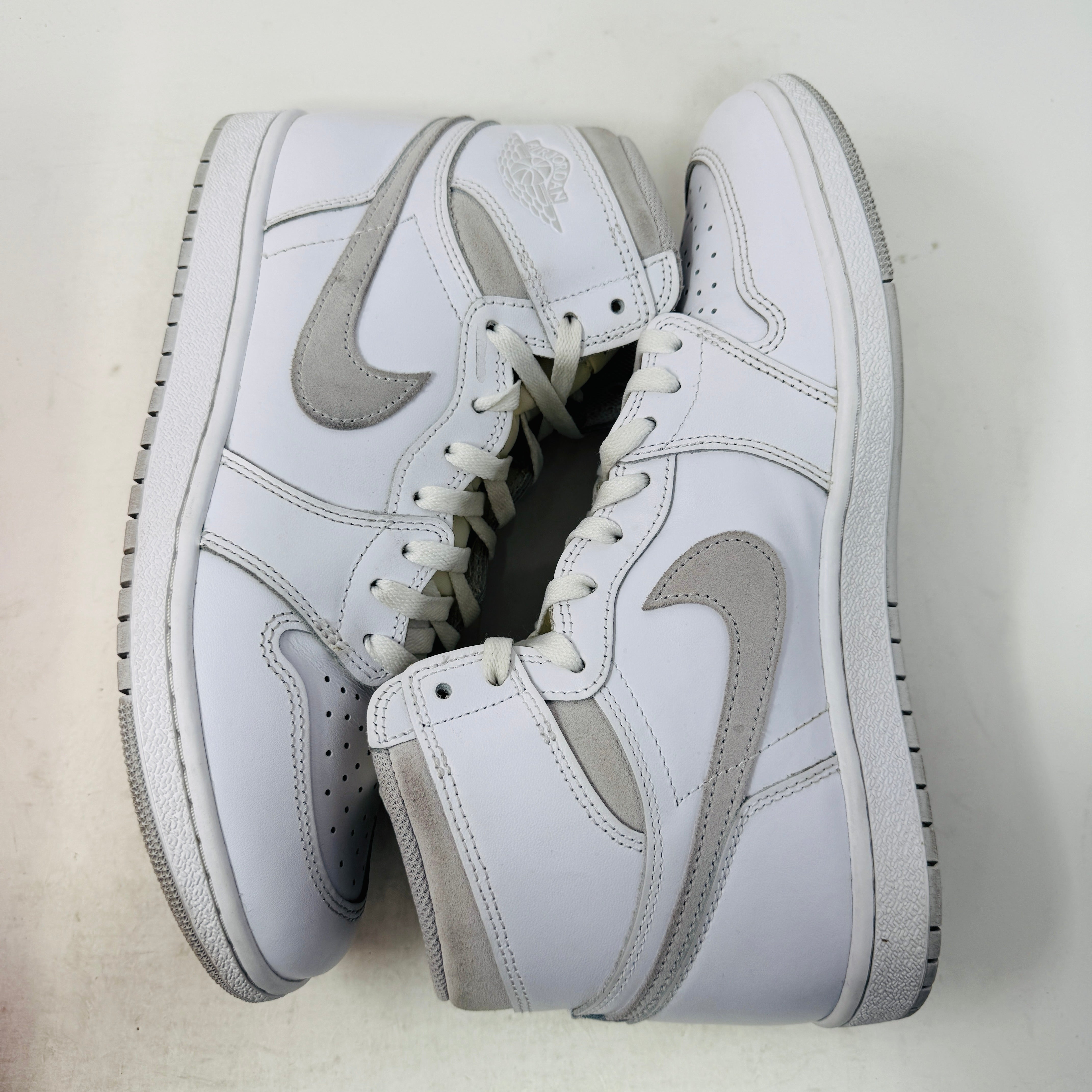 JORDAN 1 85 NEUTRAL GREY グレー　ジョーダン1 The Air Jordan 1 Low 85 Neutral Grey is Available on Nike SNKRS