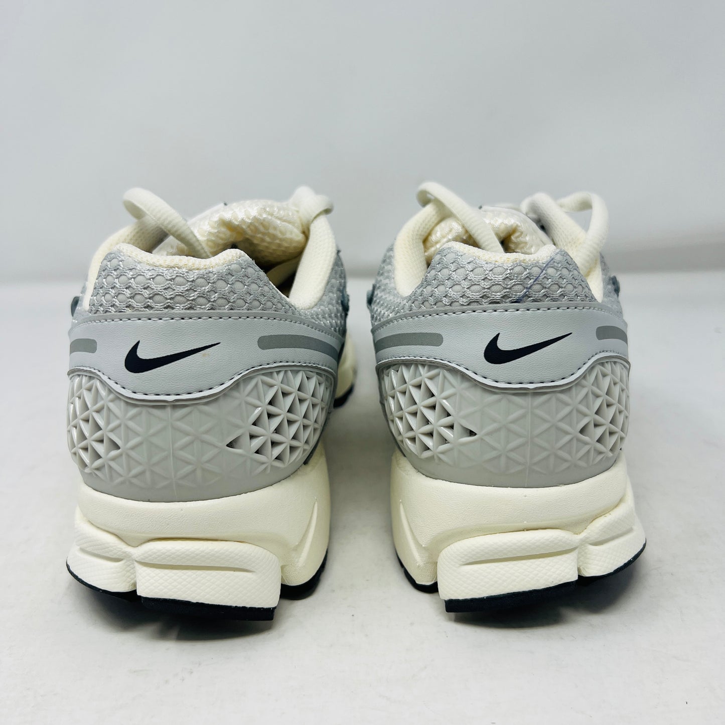 Nike Zoom Vomero 5 Photon Dust Metallic Silver (Women's)
