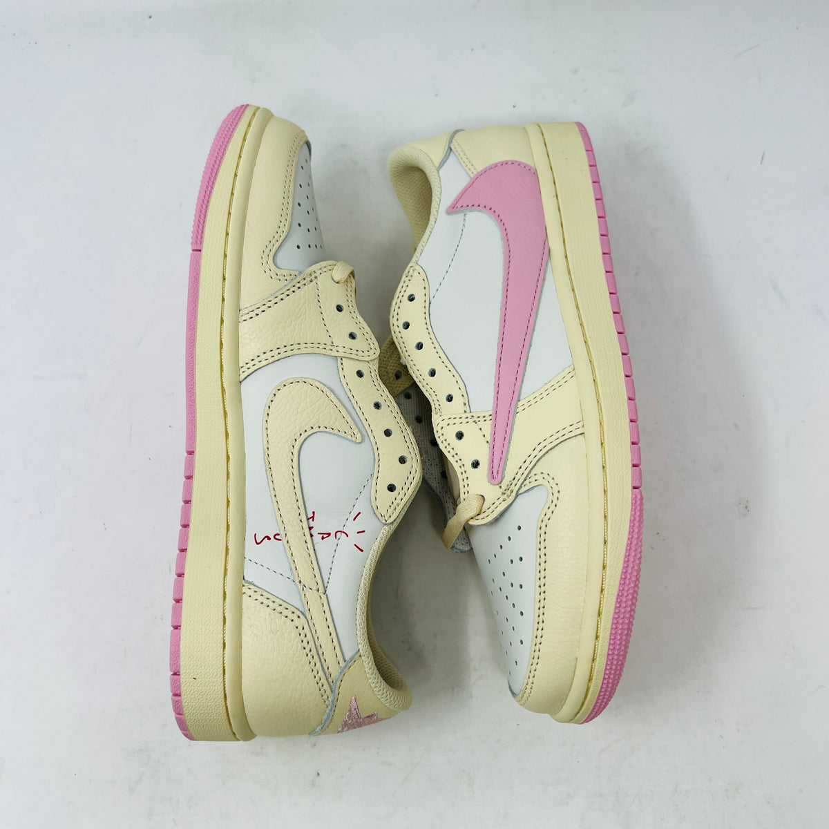 Jordan 1 Retro Low OG SP Travis Scott Shy Pink