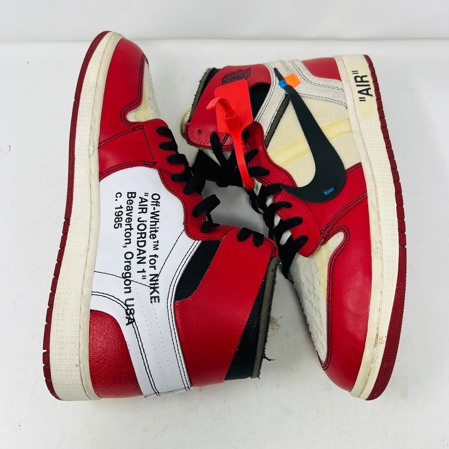 Jordan 1 Retro High Off-White Chicago