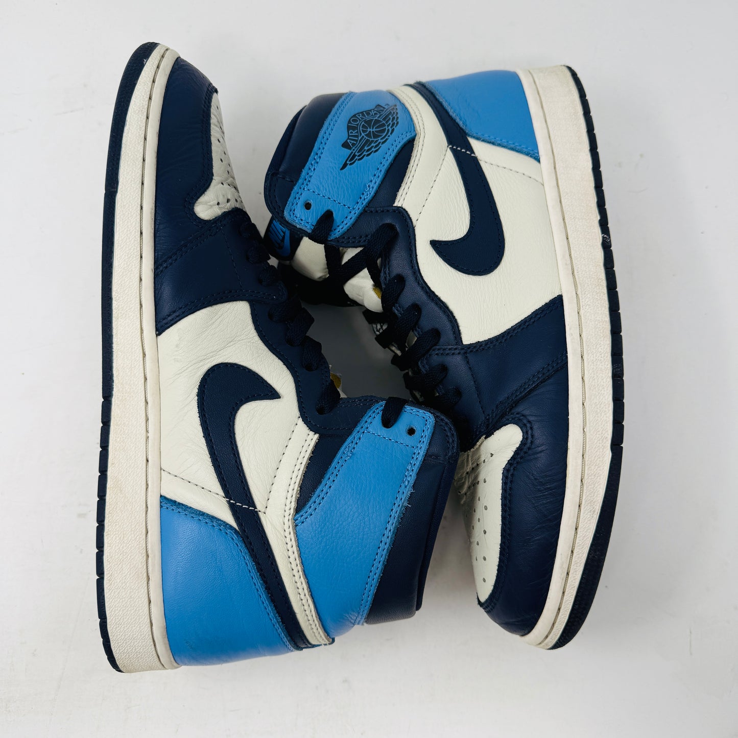Jordan 1 Retro High Obsidian