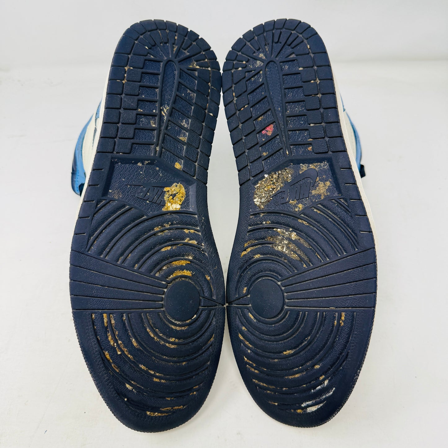 Jordan 1 Retro High Obsidian