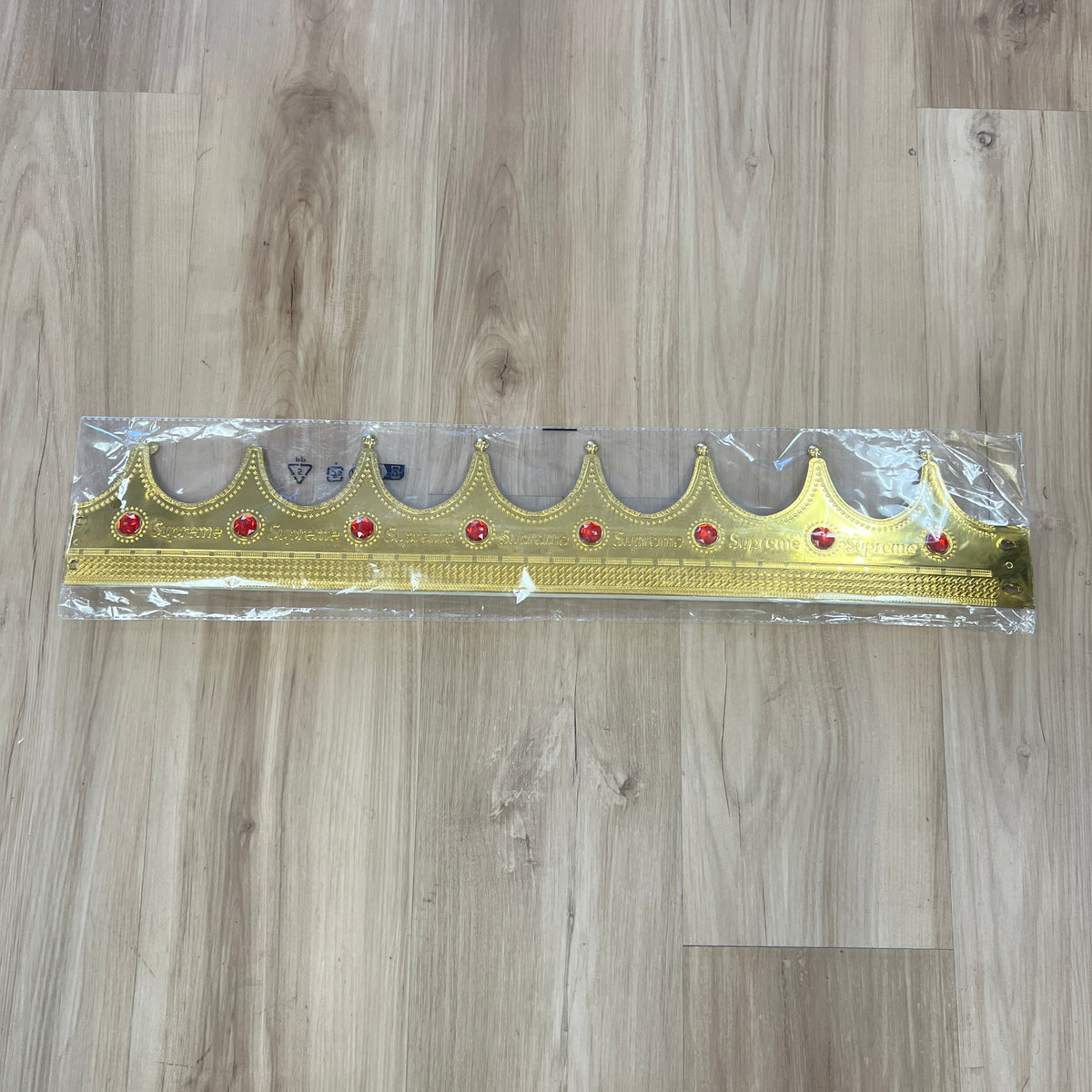 Supreme Gold Crown Multicolor