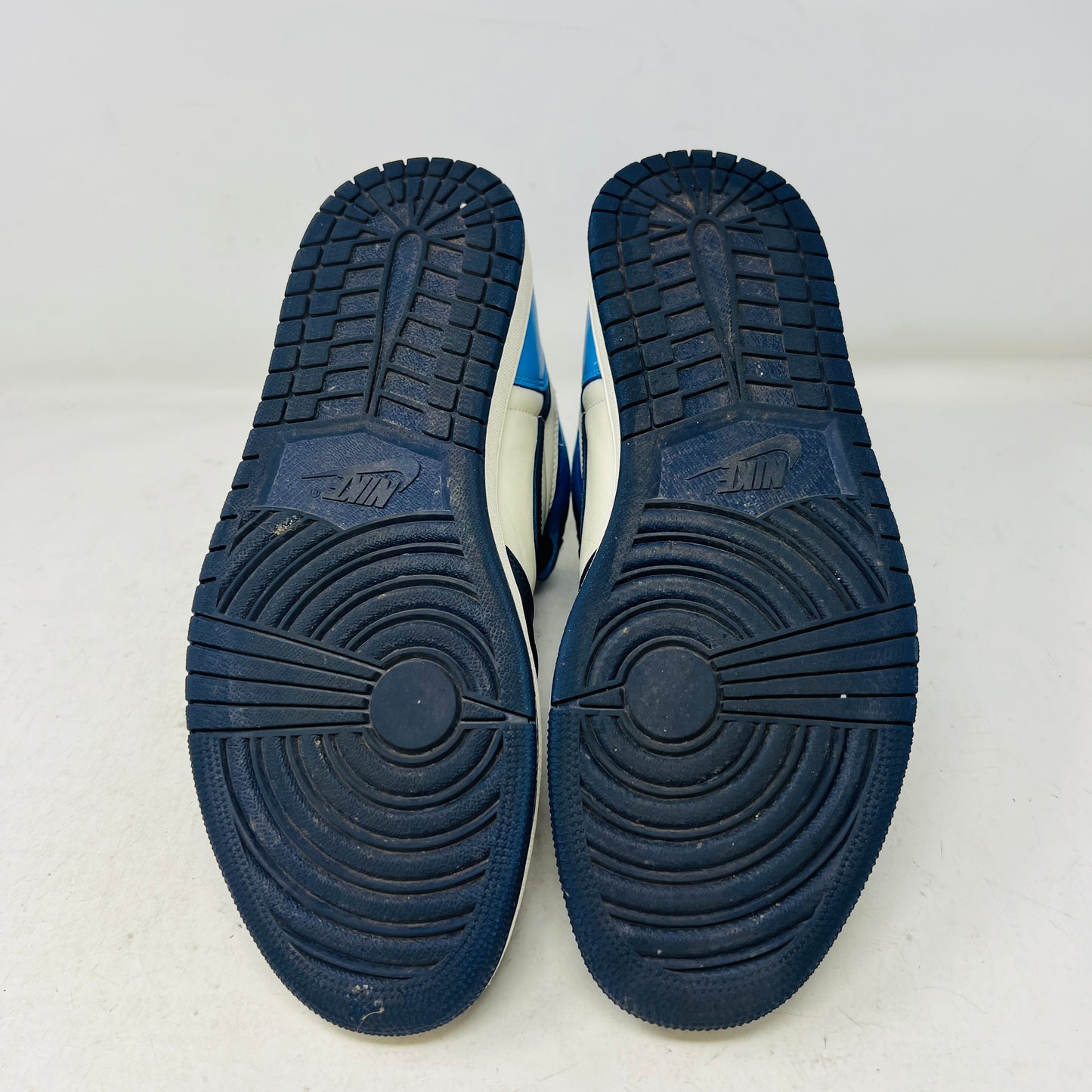 Jordan 1 Retro High Obsidian