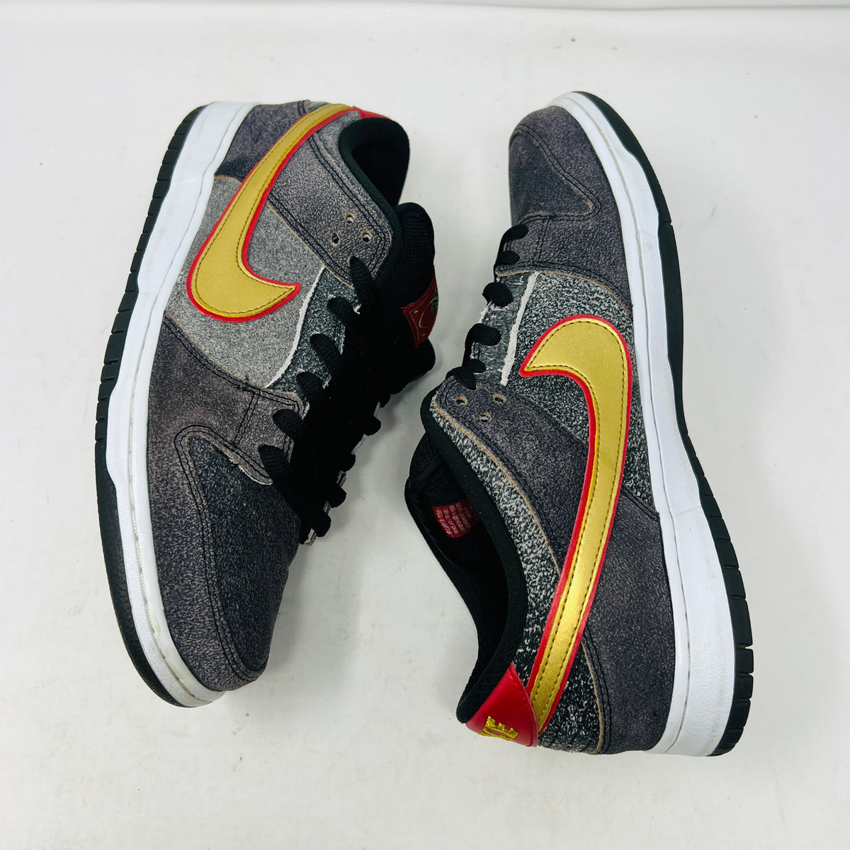 Nike SB Dunk Low Beijing Metallic Gold