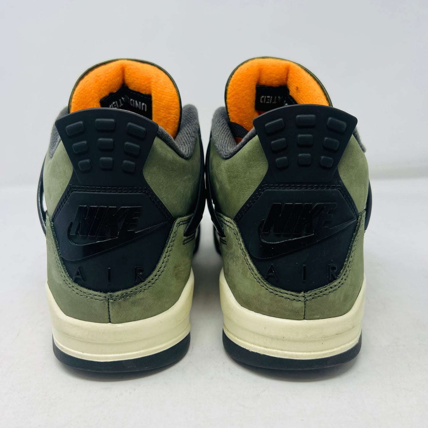 Jordan 4 Retro OG SP Undefeated (2025)