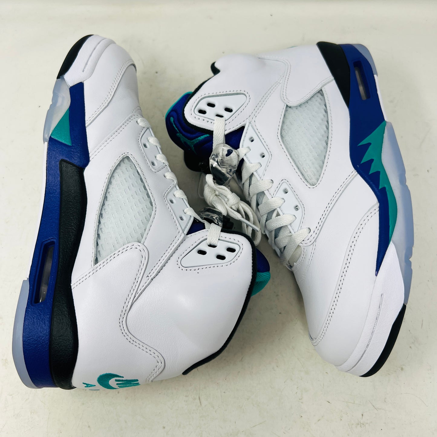 Jordan 5 Retro Grape (2025)