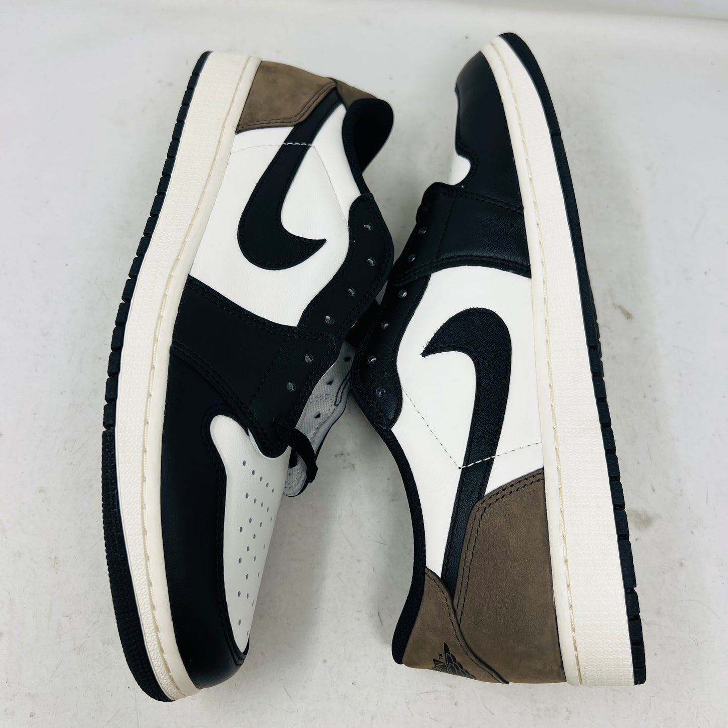 Jordan 1 Retro Low OG Mocha
