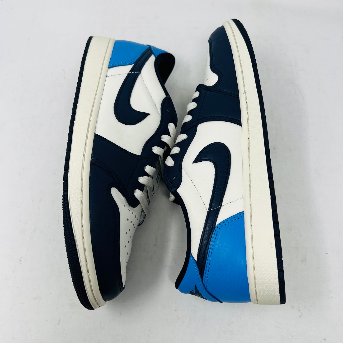 Jordan 1 Low OG Obsidian UNC