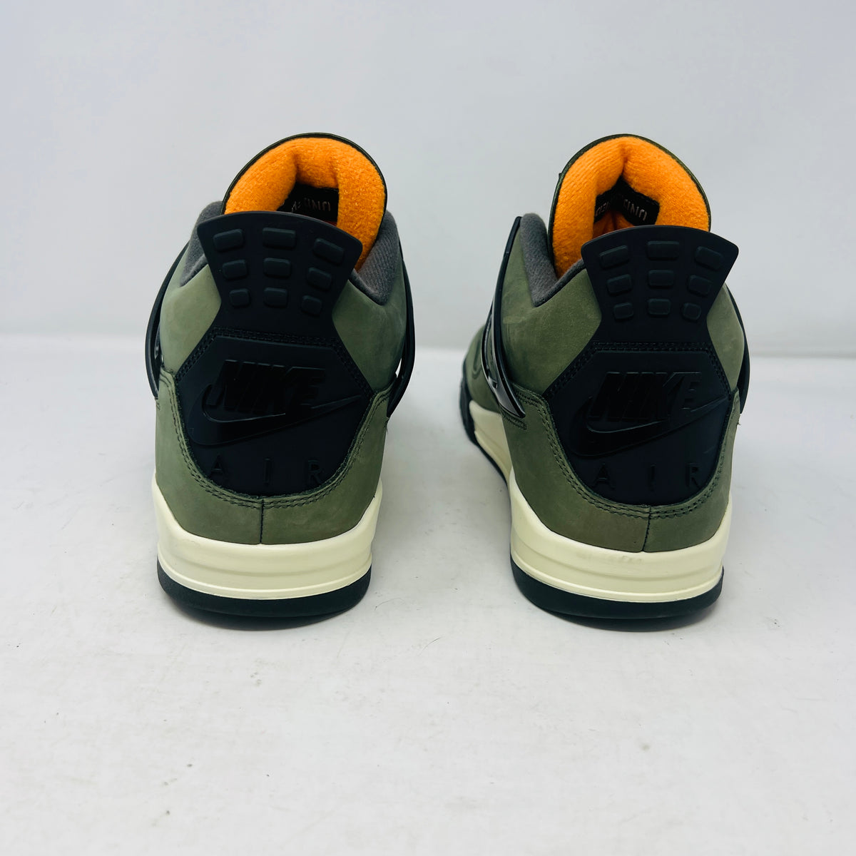 Jordan 4 Retro OG SP Undefeated