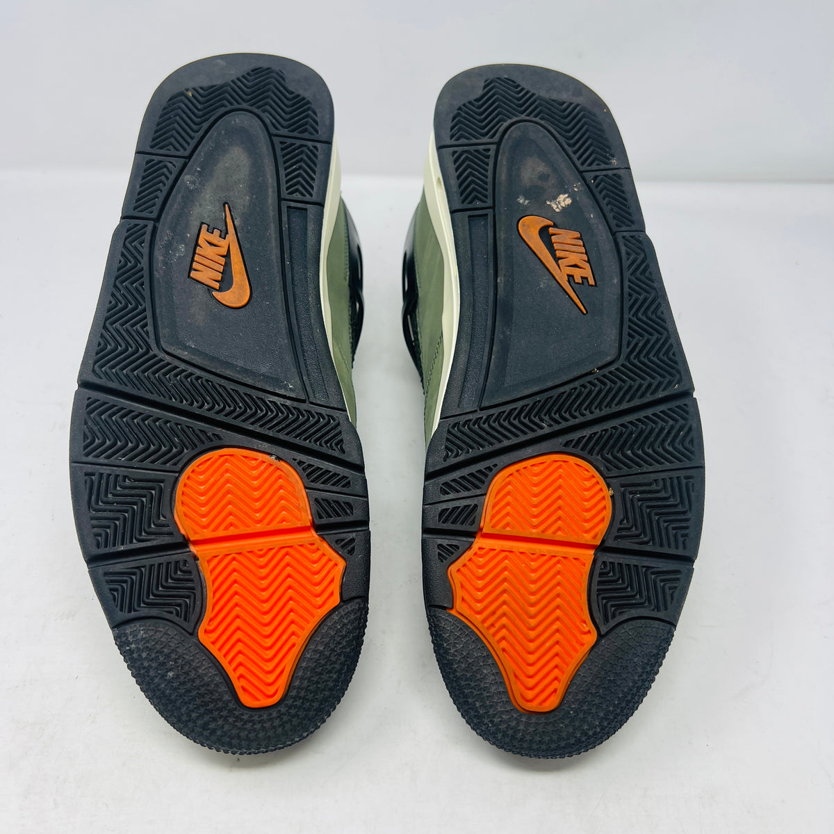 Jordan 4 Retro OG SP Undefeated