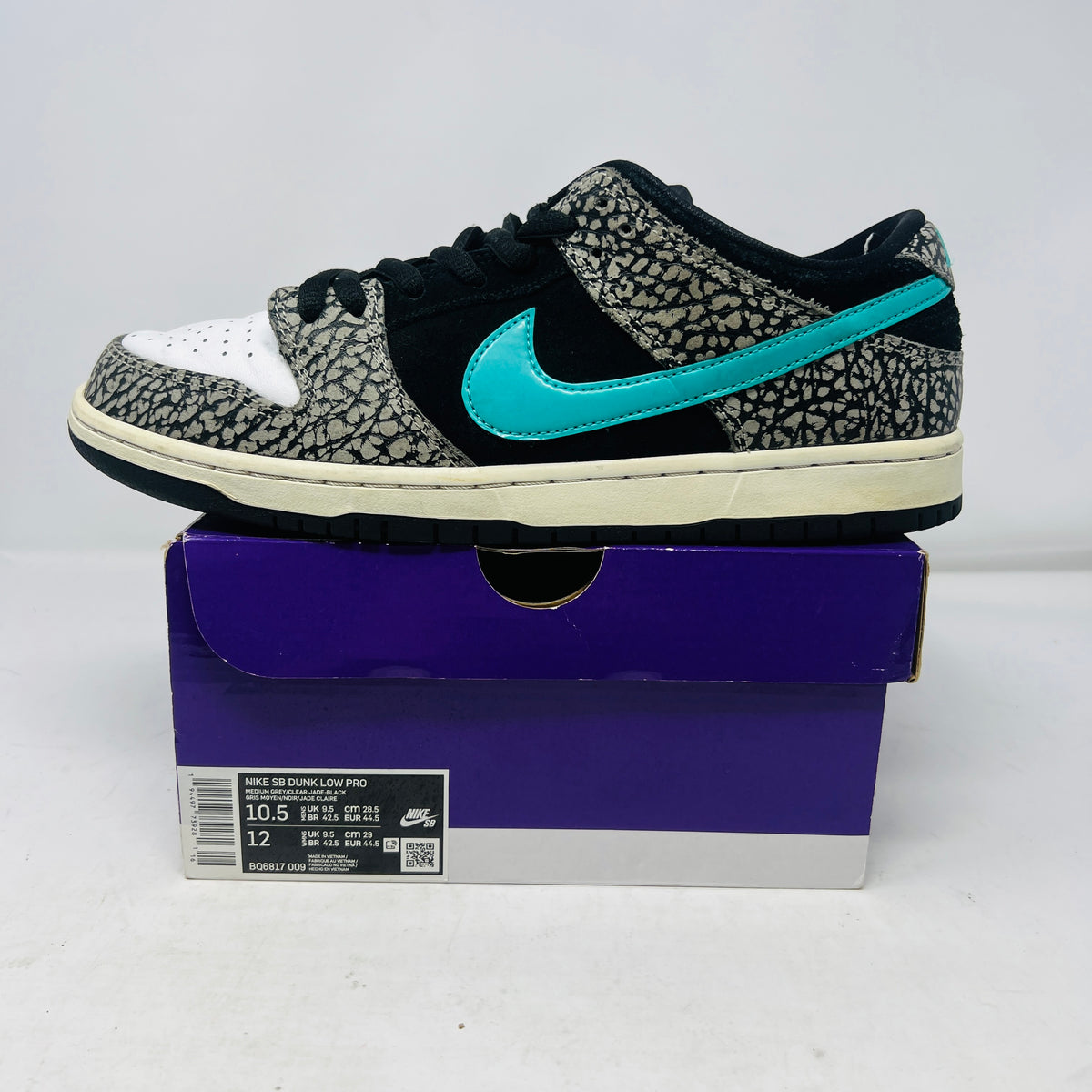Nike SB Dunk Low atmos Elephant