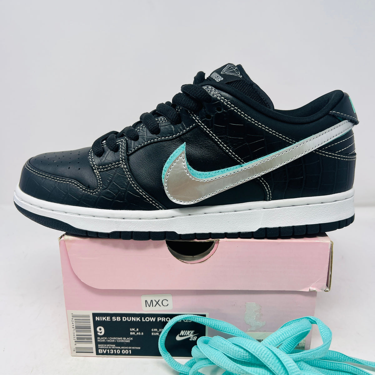 Nike SB Dunk Low Diamond Supply Co. Black Diamond