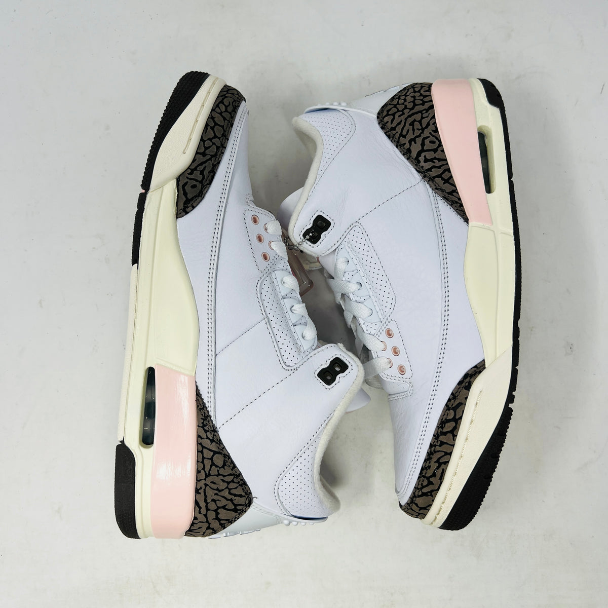 Jordan 3 Retro Neapolitan Dark Mocha (Women's)