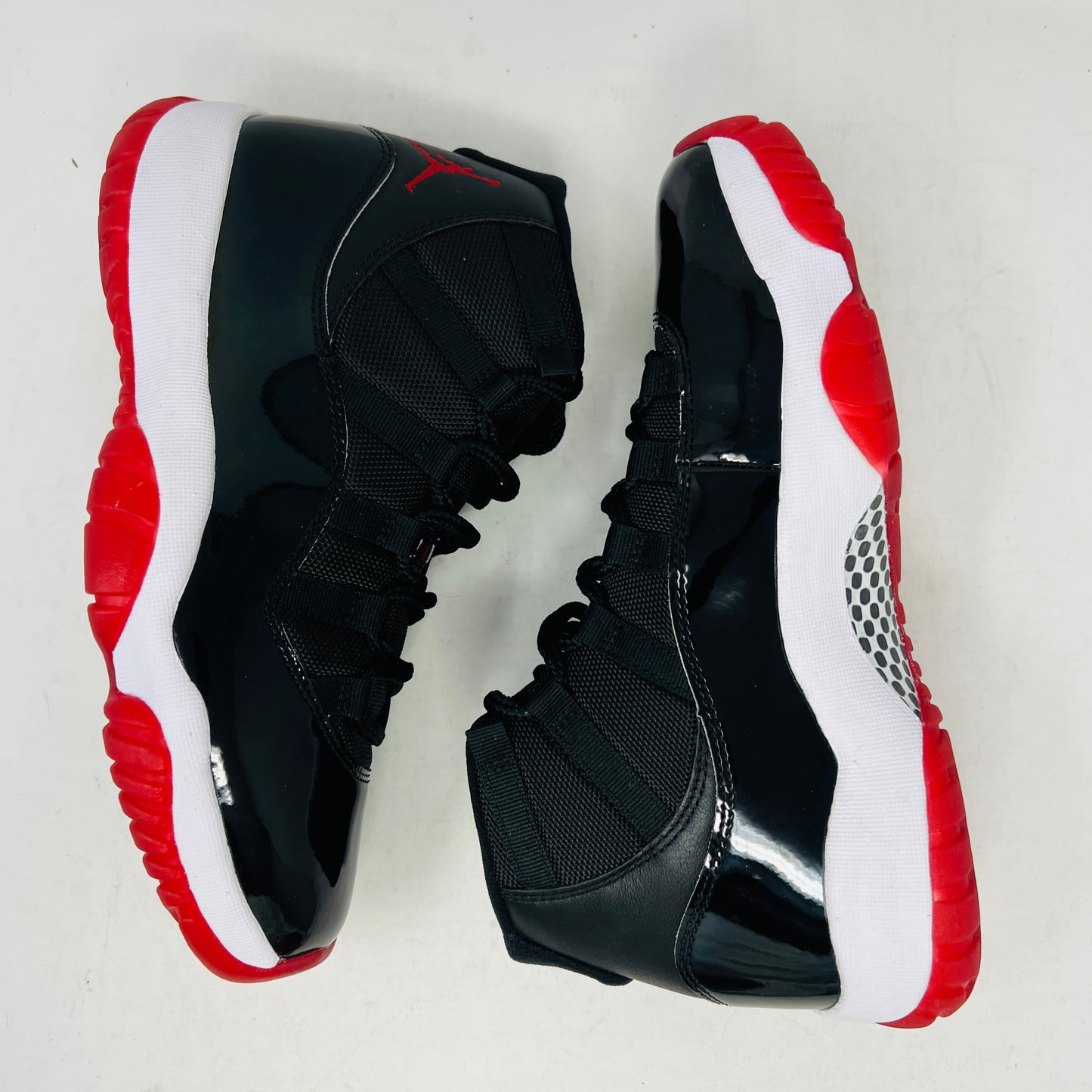 Jordan 11 Retro Playoffs Bred (2019)