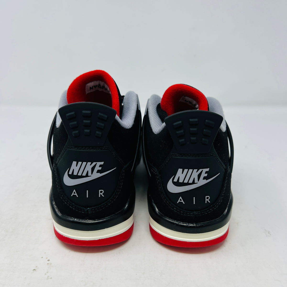 Jordan 4 Retro Bred (2019)