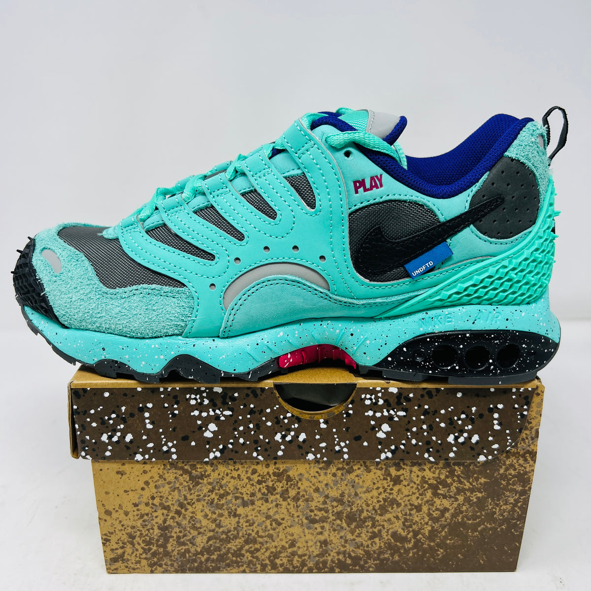 Nike Air Terra Humara Undefeated Light Menta