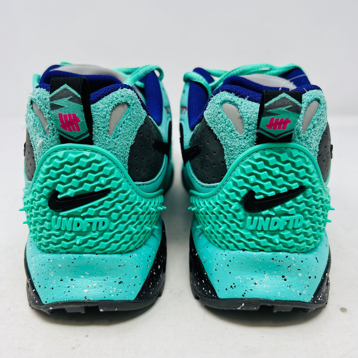 Nike Air Terra Humara Undefeated Light Menta
