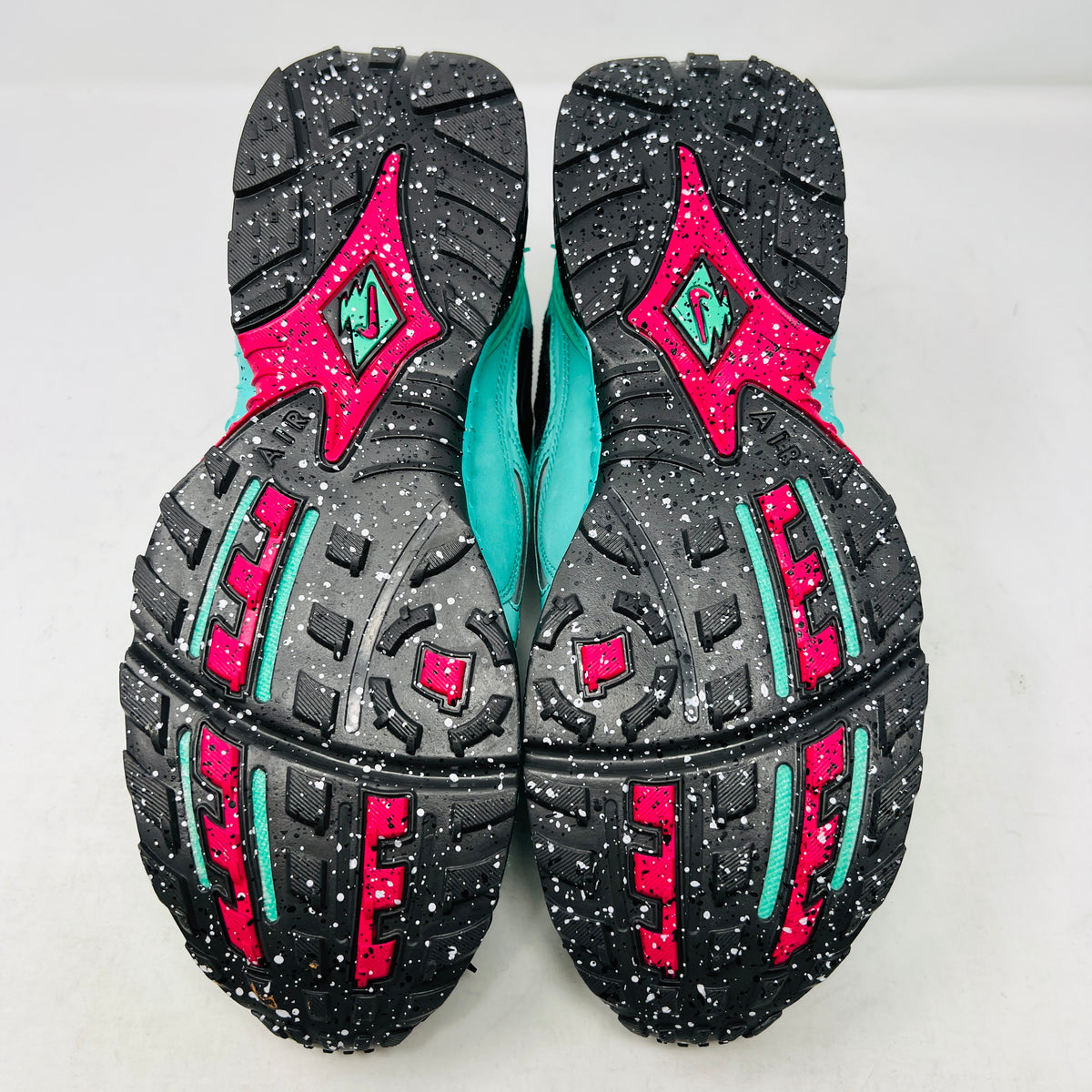 Nike Air Terra Humara Undefeated Light Menta