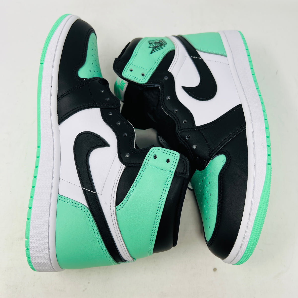 Jordan 1 Retro High OG Green Glow