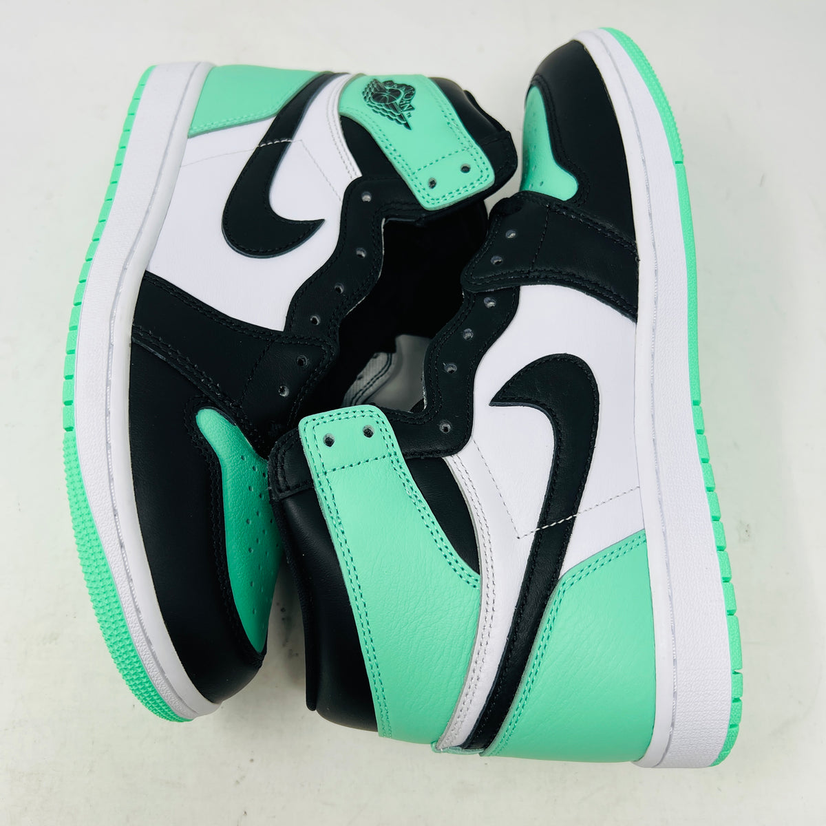 Jordan 1 Retro High OG Green Glow