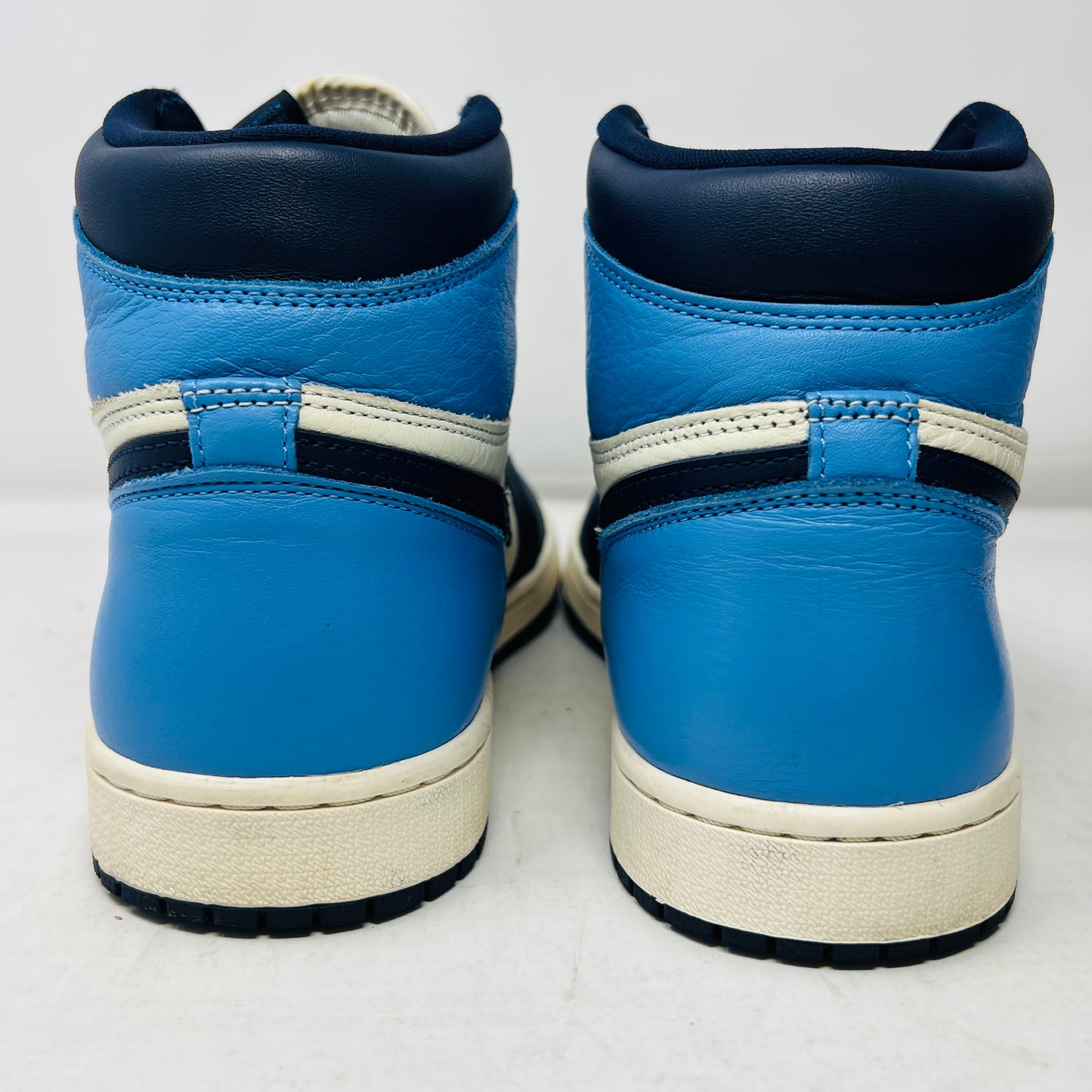 Jordan 1 Retro High Obsidian