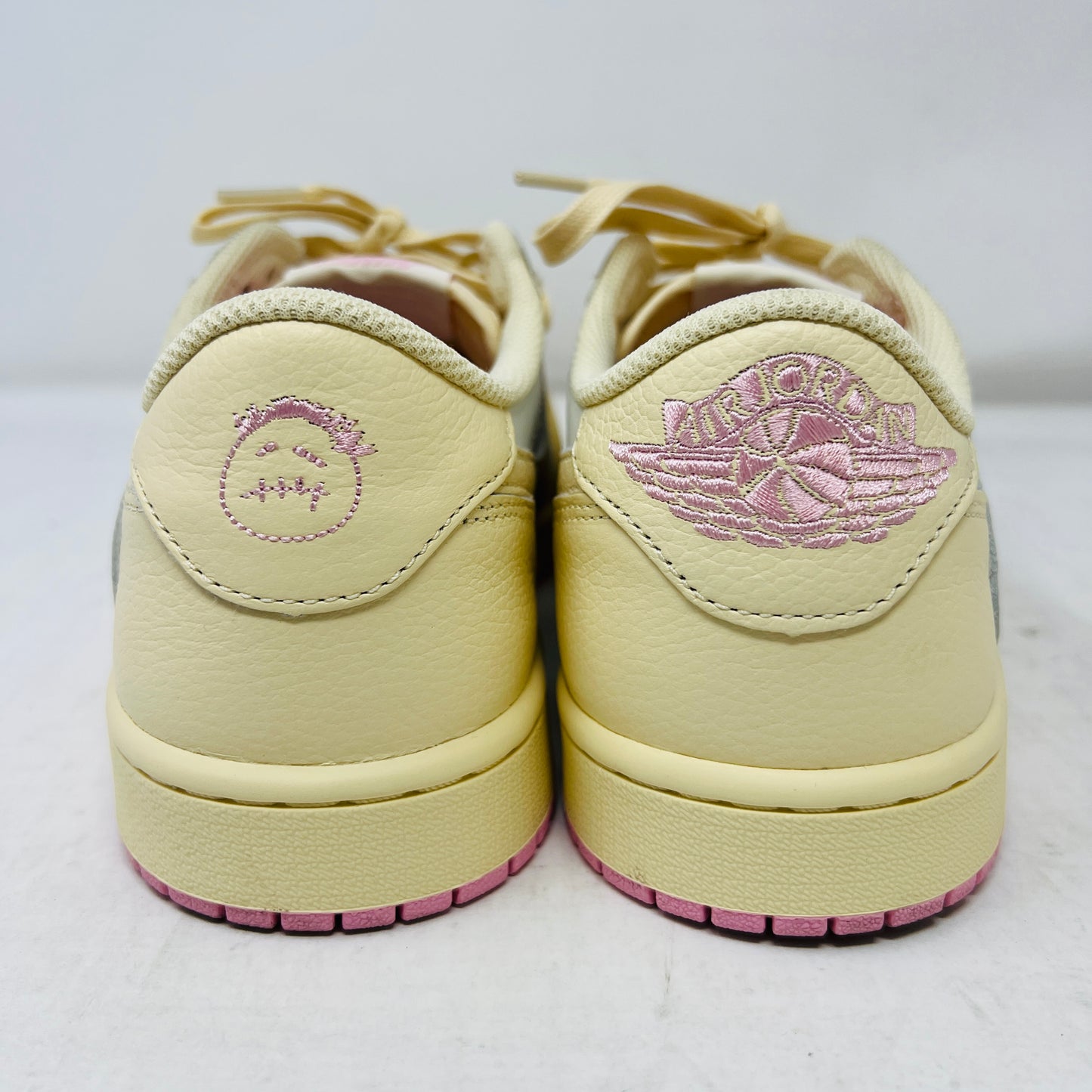Jordan 1 Retro Low OG SP Travis Scott Shy Pink
