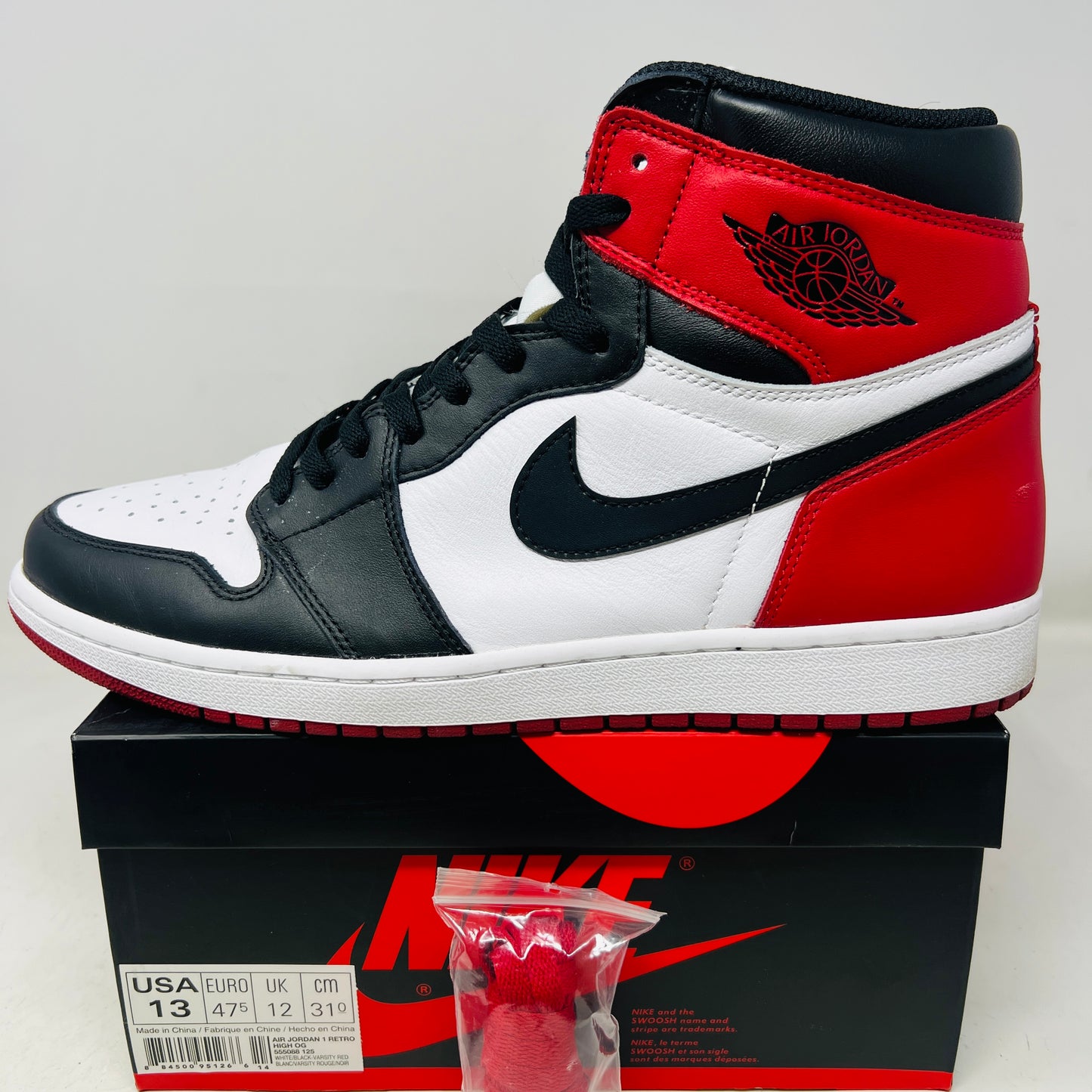 Jordan 1 Retro Black Toe (2016)