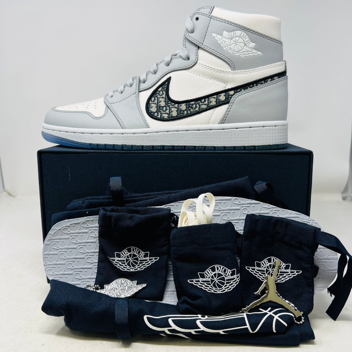 Jordan 1 Retro High Dior – Holy Ground