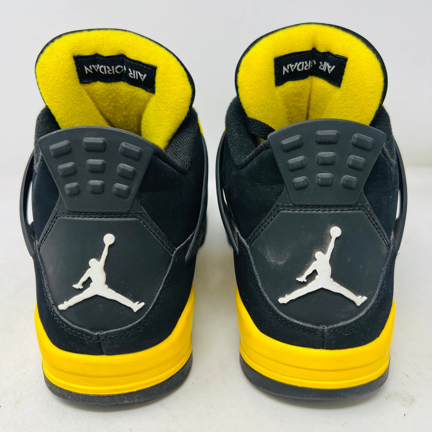 Jordan 4 Retro Thunder (2023)