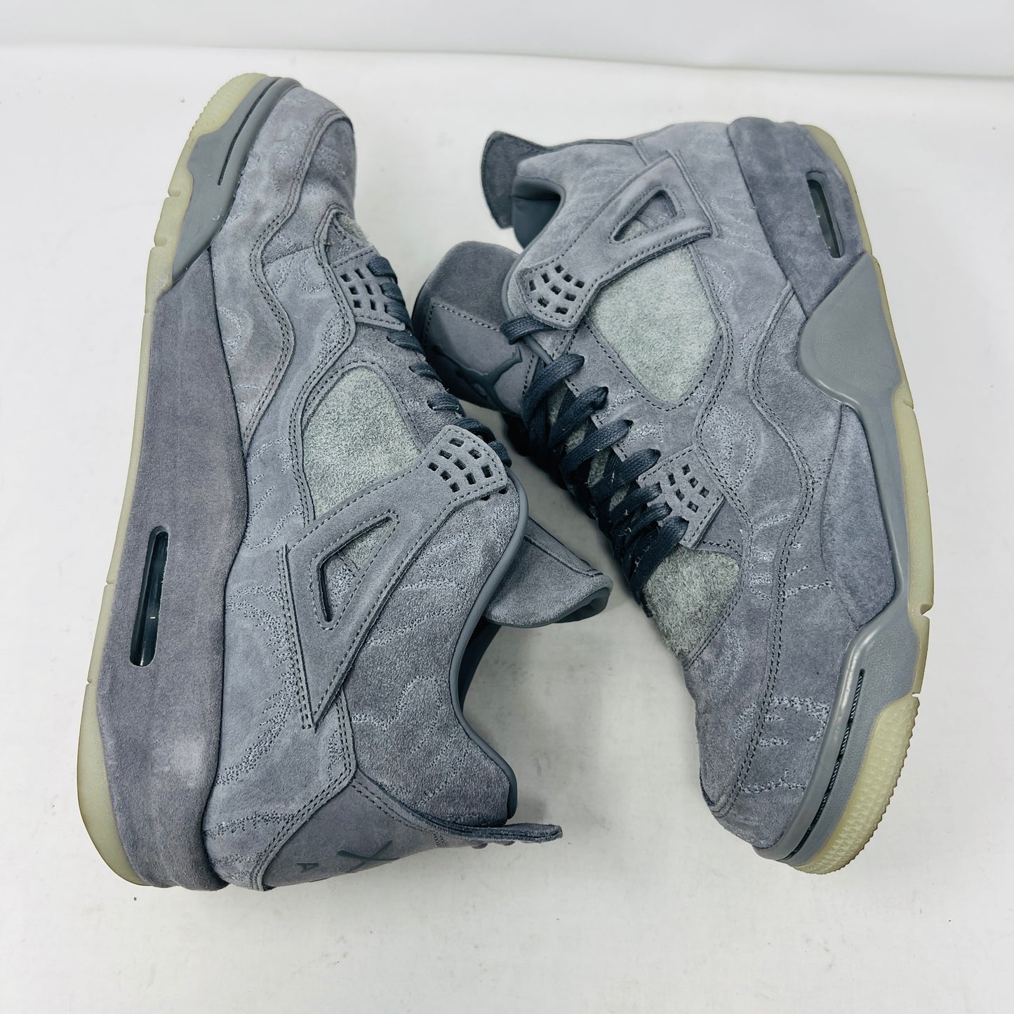 Jordan 4 Retro Kaws