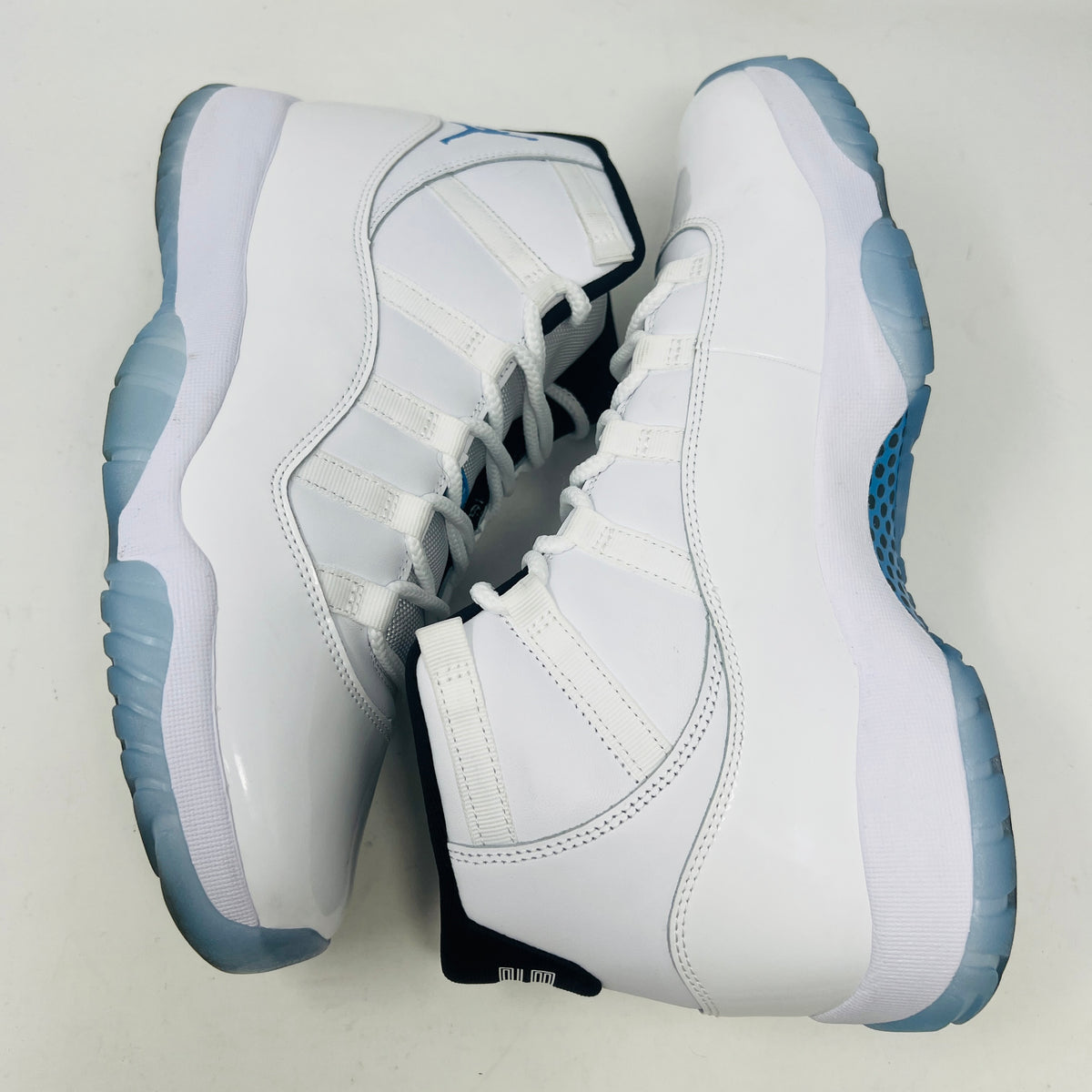 Jordan 11 Retro Legend Blue (2024)