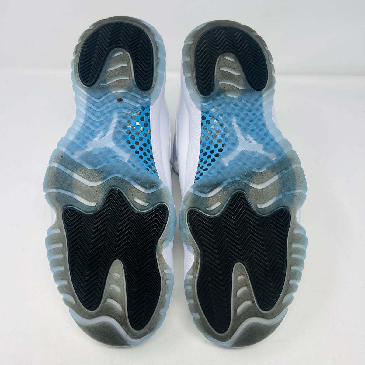 Jordan 11 Retro Legend Blue (2024)