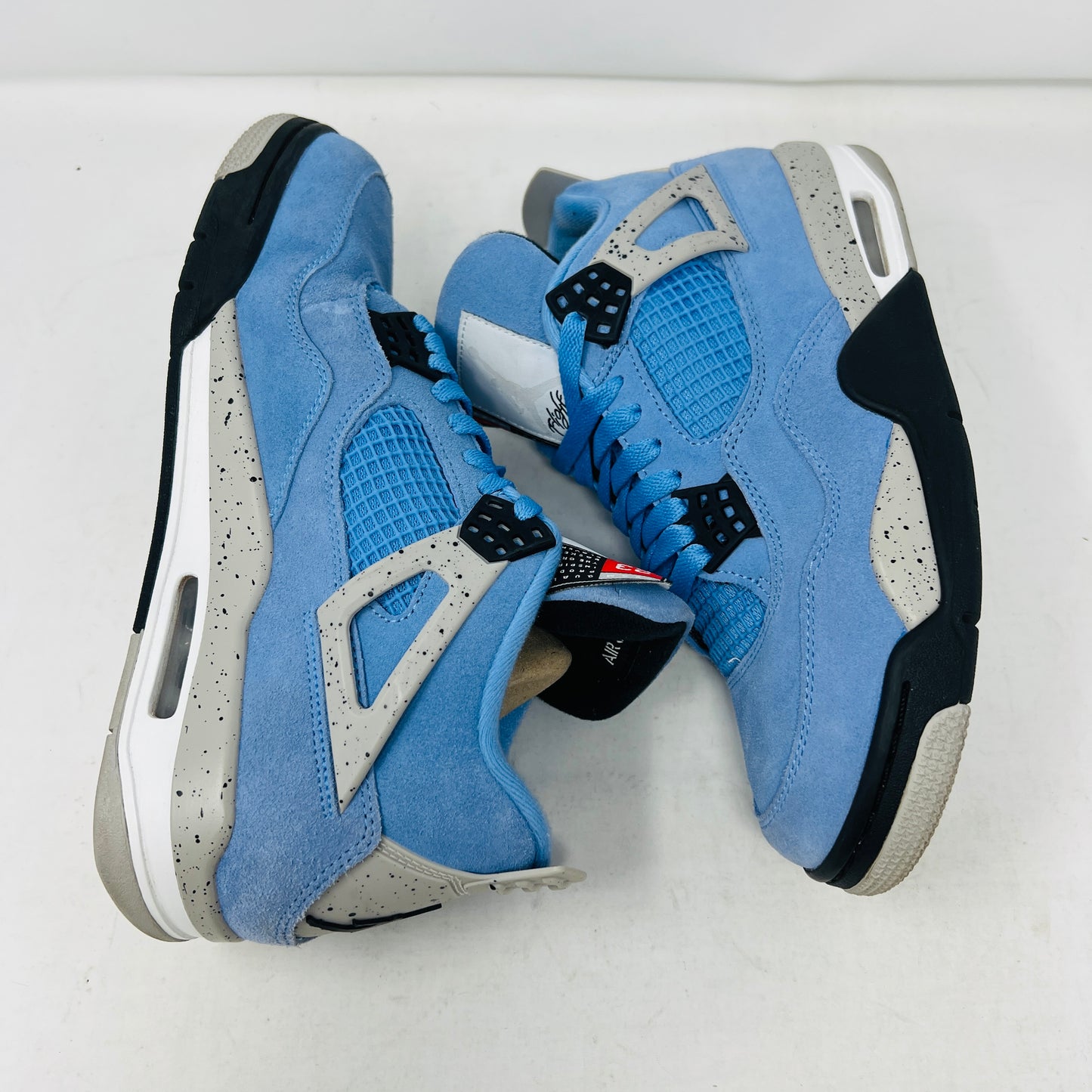 Jordan 4 Retro University Blue
