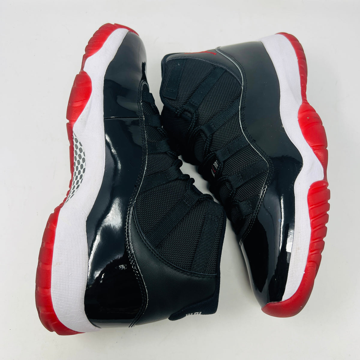Jordan 11 Retro Playoffs Bred (2019)