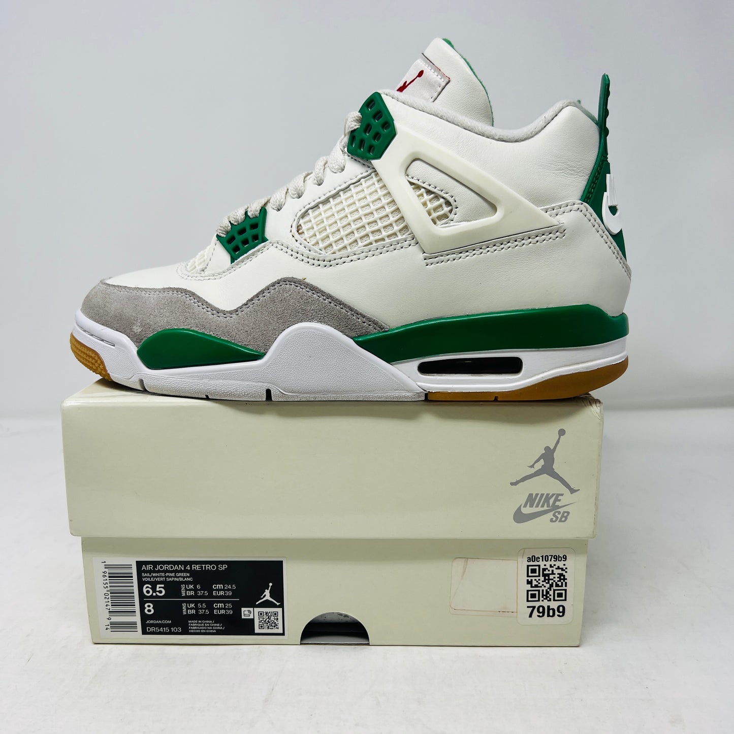 Jordan 4 Retro SB Pine Green