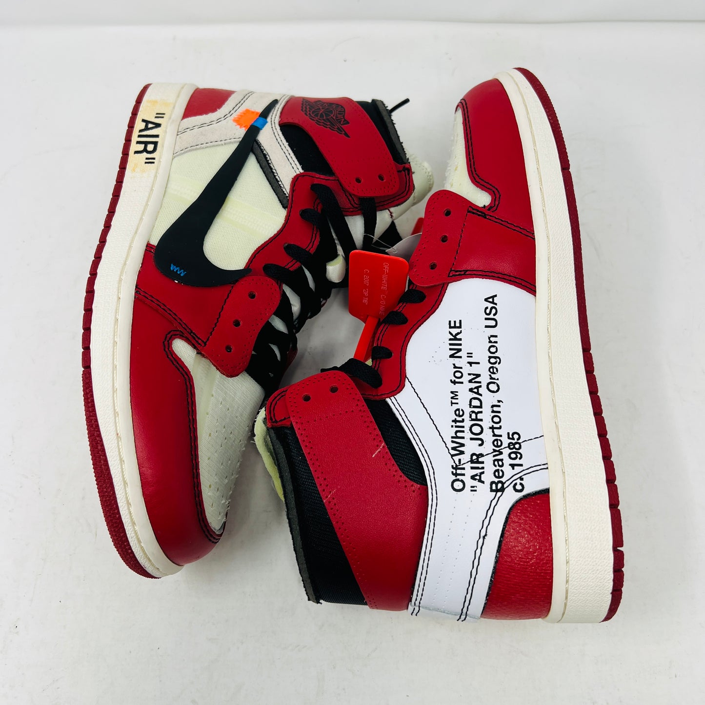 Jordan 1 Retro High Off-White Chicago