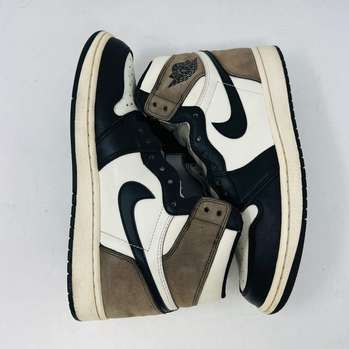 Jordan 1 Retro High Dark Mocha