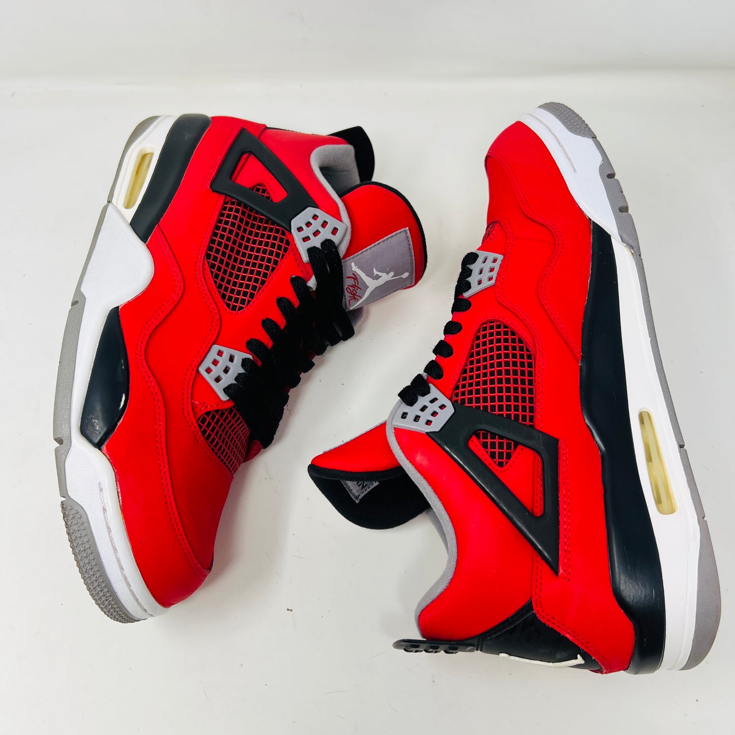 Jordan 4 Retro Toro Bravo