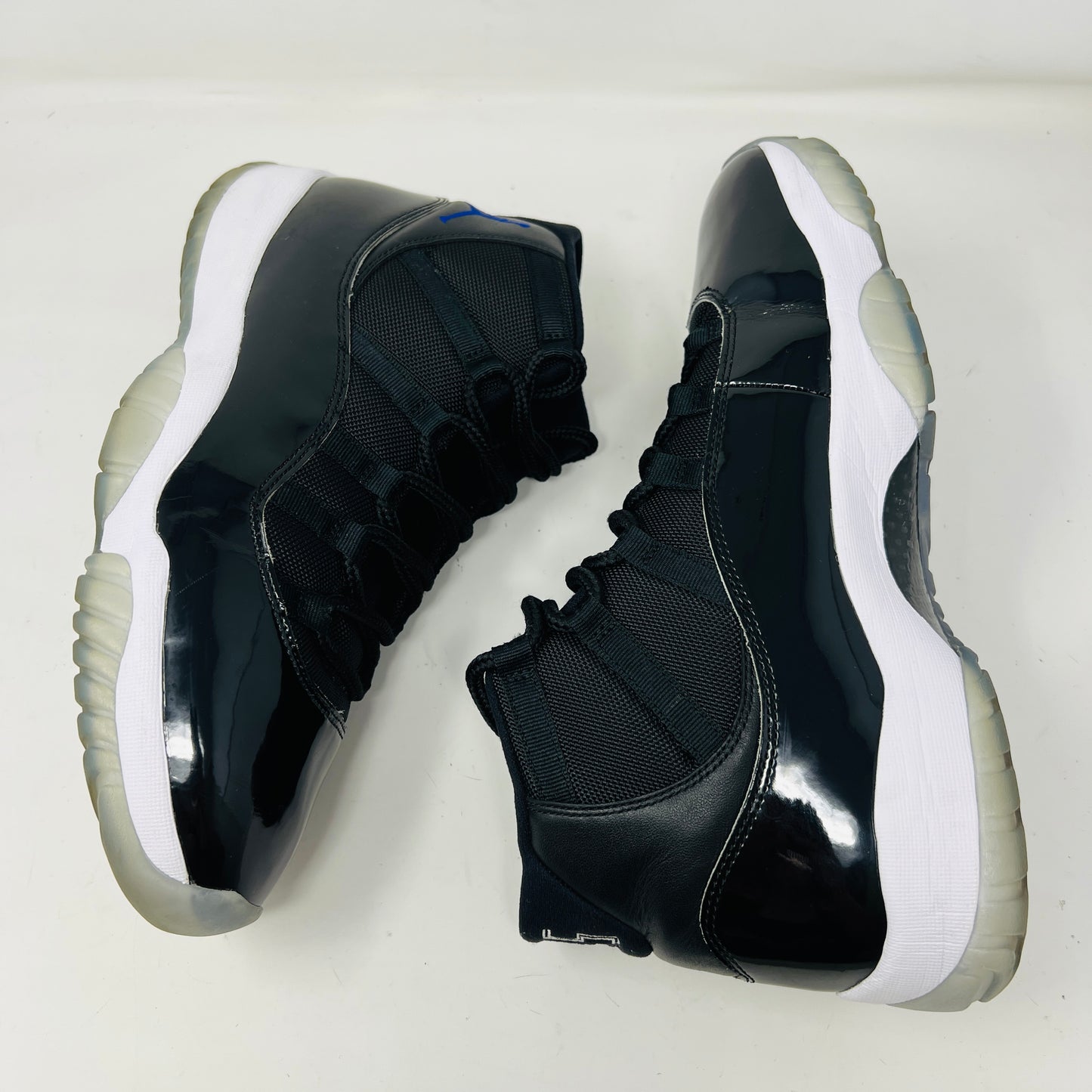 Jordan 11 Retro Space Jam (2016)