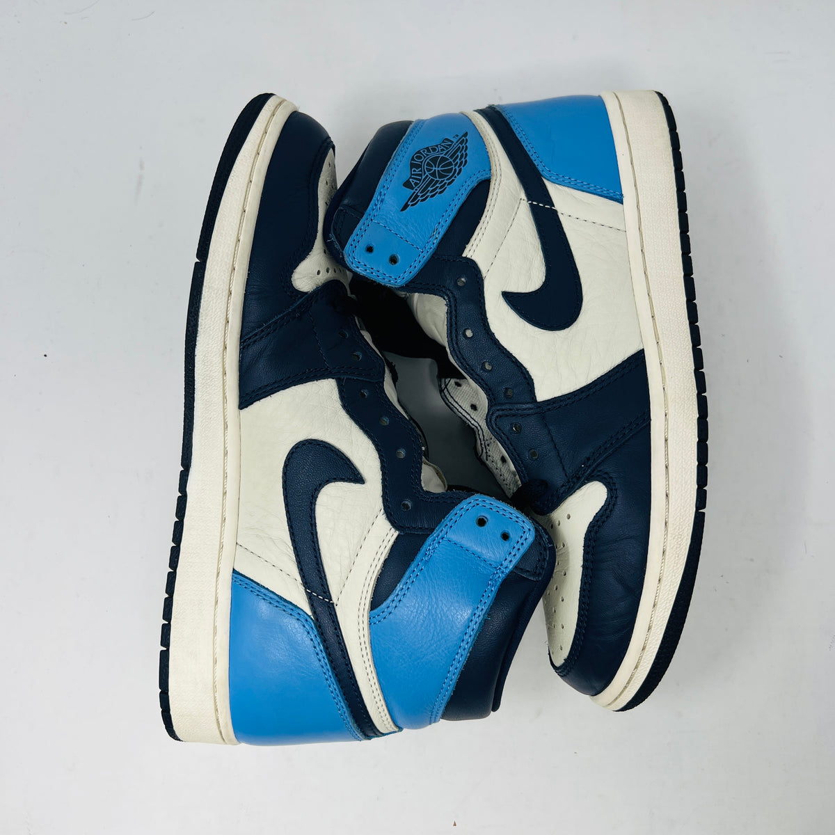 Jordan 1 Retro High Obsidian