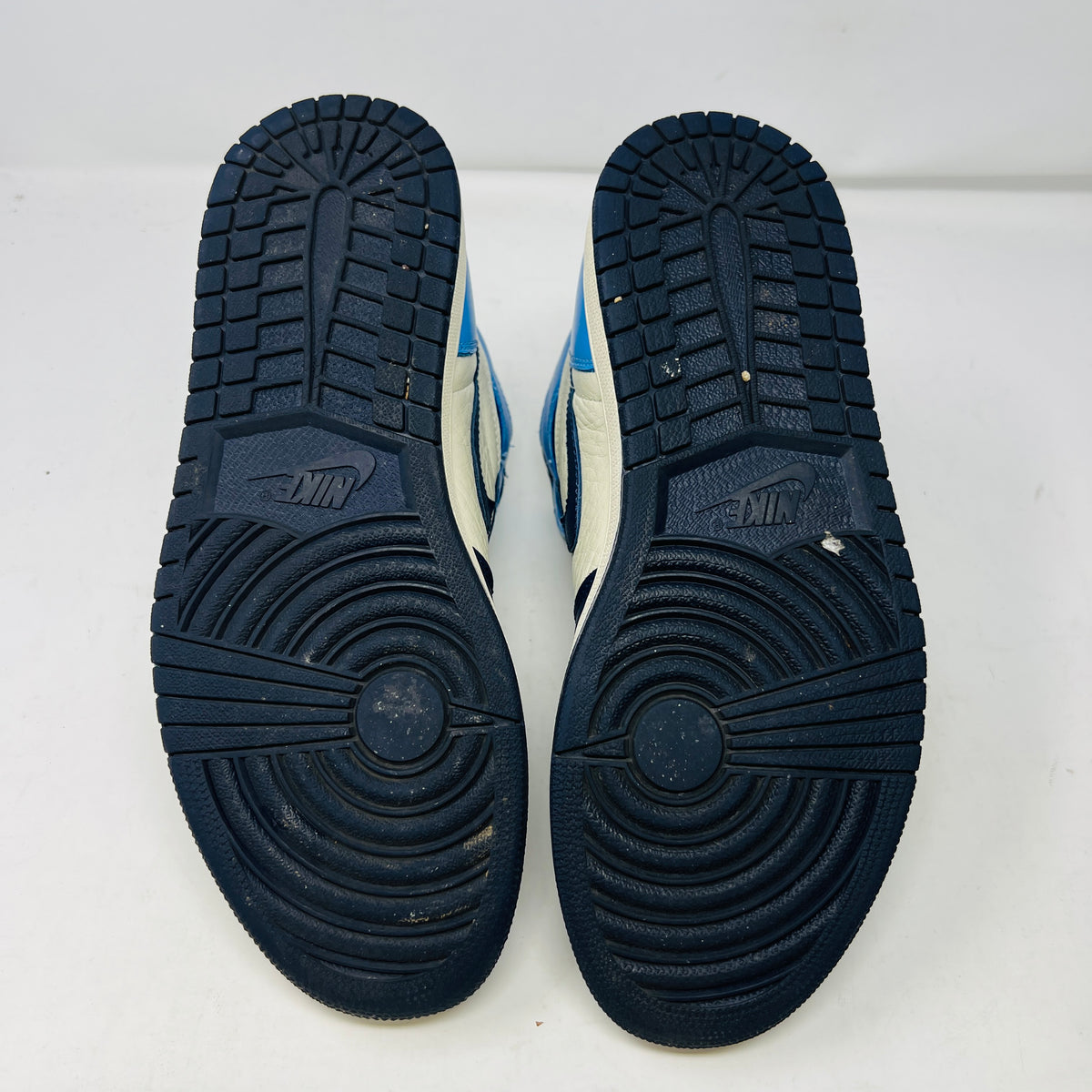Jordan 1 Retro High Obsidian