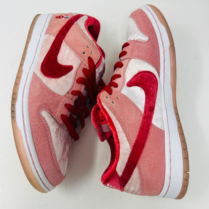 Nike SB Dunk Low StrangeLove Skateboards