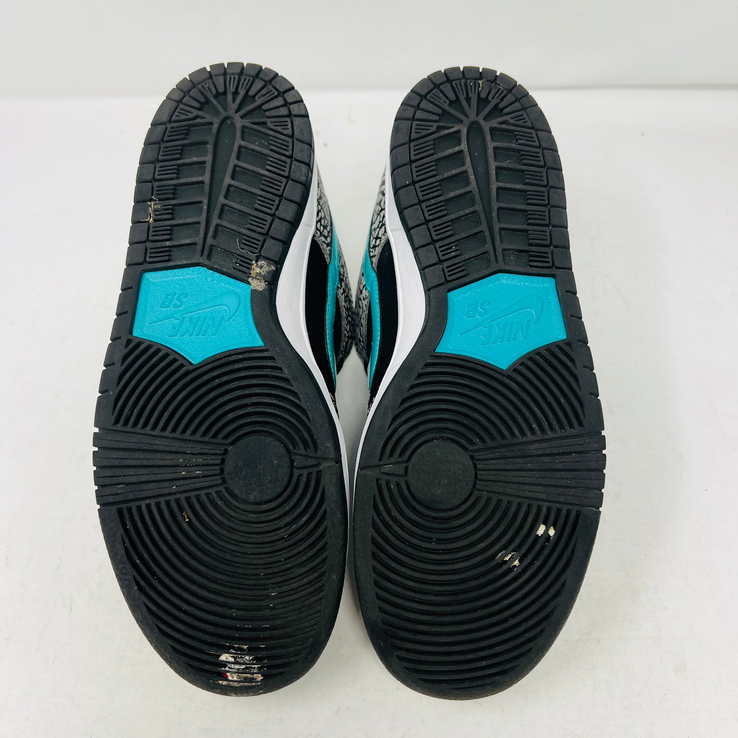 Nike SB Dunk Low atmos Elephant