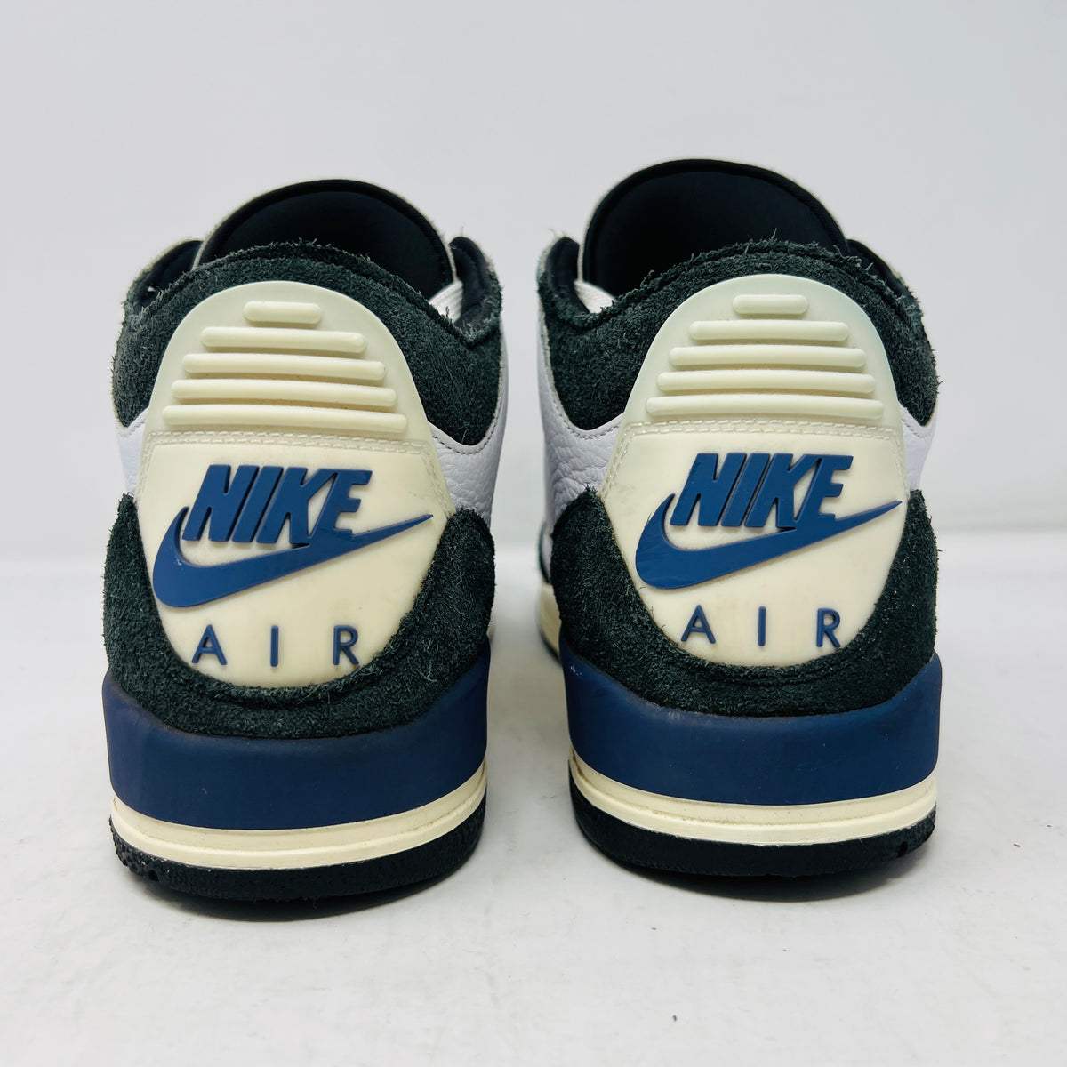 Jordan 3 Retro OG SP A Ma Maniére Diffused Blue
