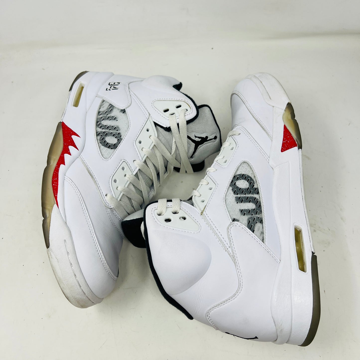Jordan 5 Retro Supreme White