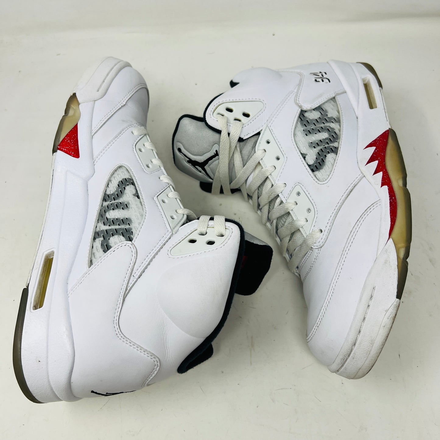 Jordan 5 Retro Supreme White