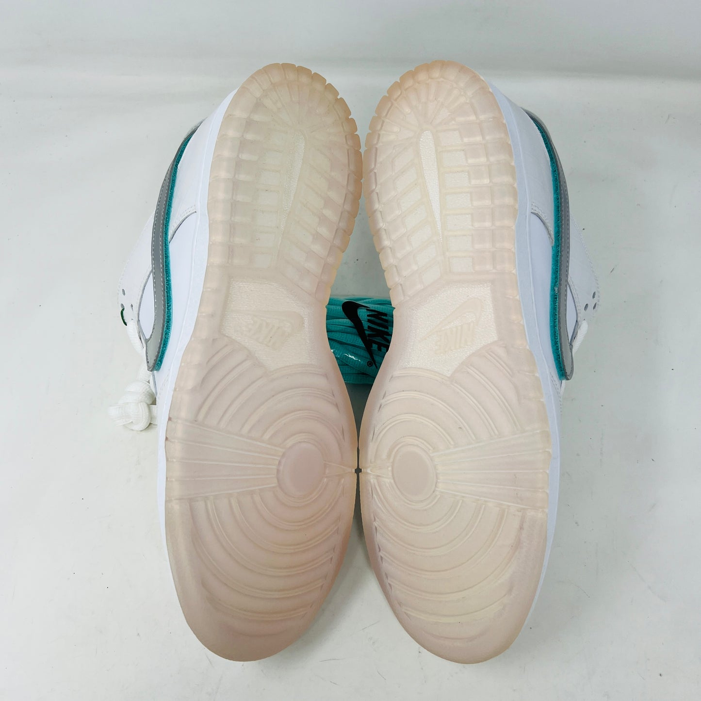Nike SB Dunk Low Diamond Supply Co. White Diamond